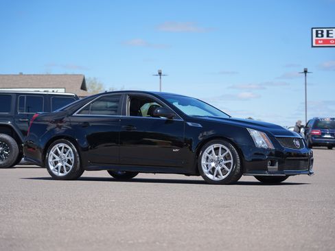 Used 2009 Cadillac CTS V RWD image 2
