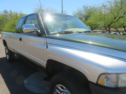 Used 1996 Dodge Ram 2500 Truck 4x4 Club Cab image 9