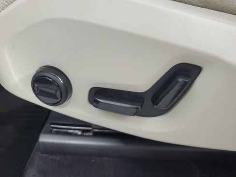Certified 2023 Volvo XC90 B5 Core w/ Protection Package Premier AWD/4WD image 22