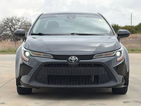 Used 2021 Toyota Corolla LE FWD image 2