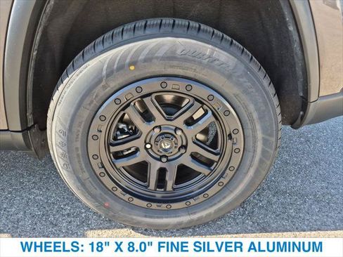Used 2021 Jeep Grand Cherokee Laredo AWD/4WD image 11