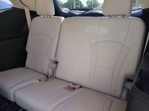Used 2024 Buick Enclave Essence FWD image 17
