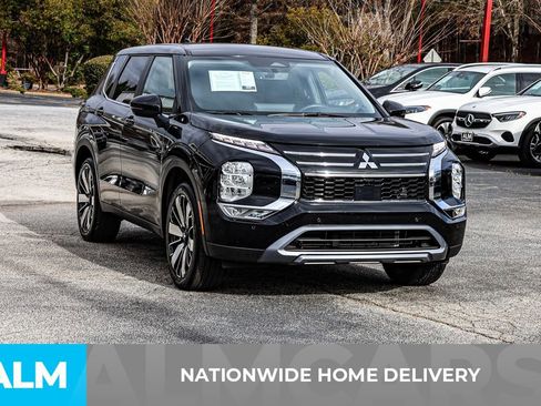 Used 2025 Mitsubishi Outlander SE image 5