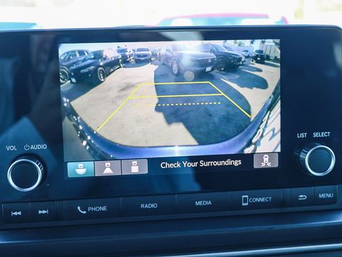 Certified 2023 Honda Pilot Sport image 25