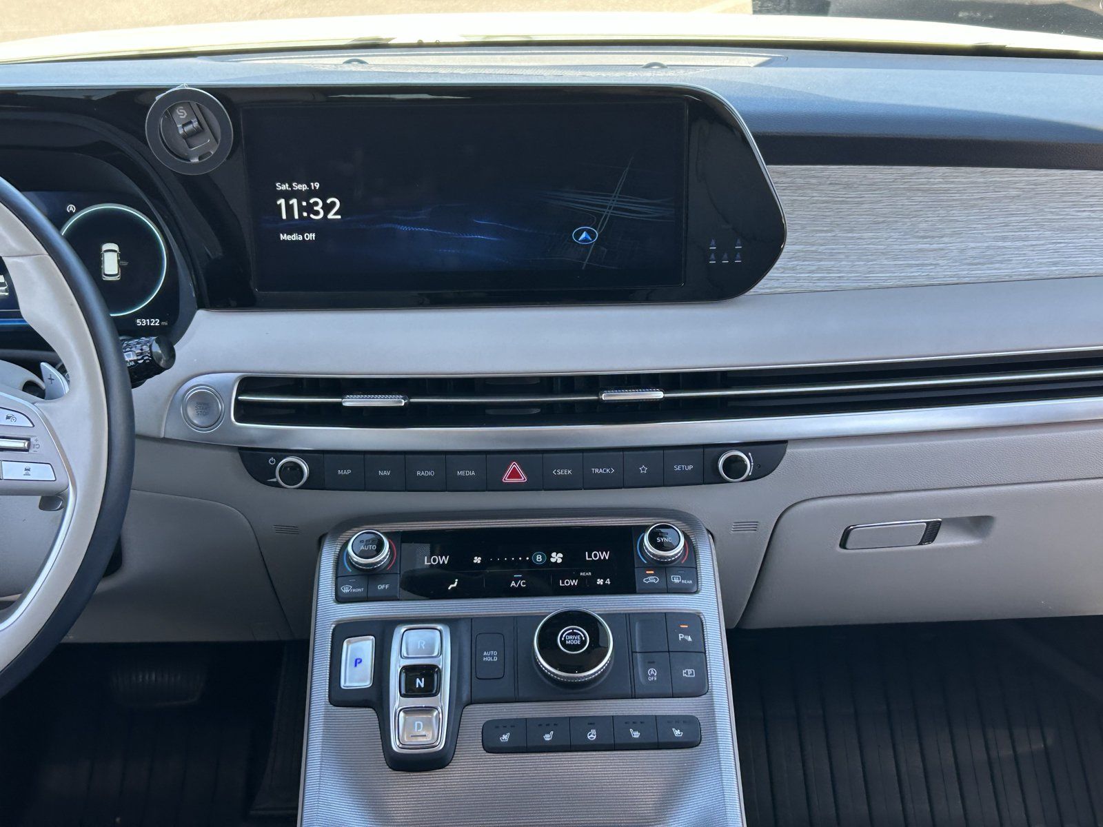 Used 2023 Hyundai Palisade Calligraphy FWD image 19