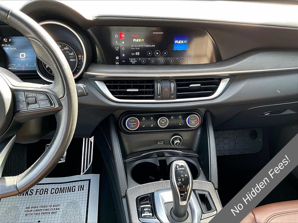 Used 2023 Alfa Romeo Stelvio Ti AWD/4WD image 6