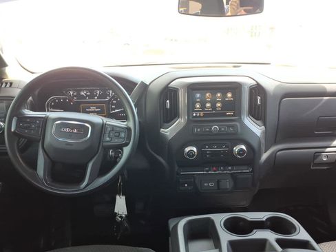 Used 2022 GMC Sierra 3500 Pro w/ Convenience Package image 17