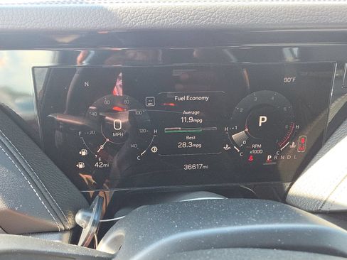 Used 2025 GMC Yukon Denali RWD image 10
