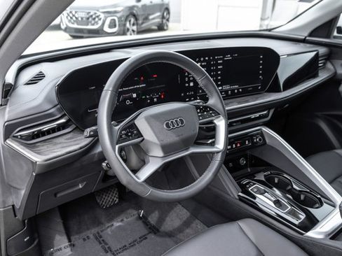 Certified 2025 Audi Q5 Premium w/ Convenience Package AWD/4WD image 10