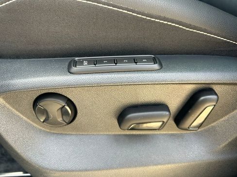 Used 2024 Volkswagen Tiguan SEL R-Line image 58