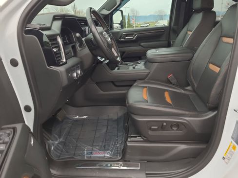 Used 2024 GMC Sierra 2500 AT4 w/ AT4 Preferred Package image 19