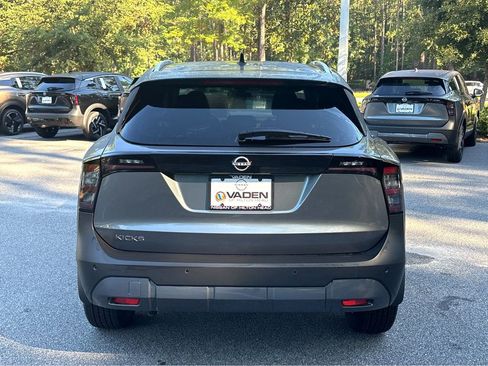 New 2025 Nissan Kicks SV w/ SV Premium Package FWD image 21