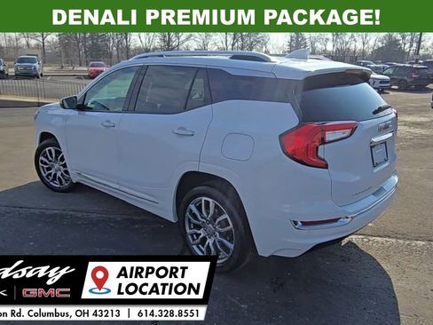 Used 2023 GMC Terrain Denali w/ Denali Premium Package AWD/4WD image 7