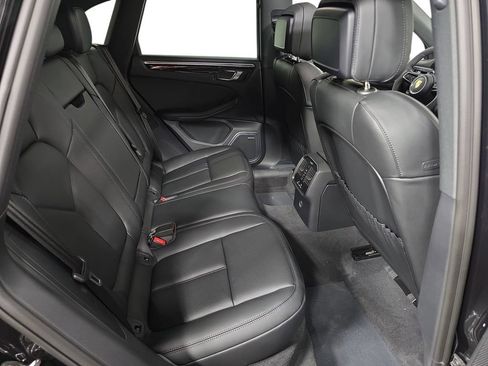 Certified 2026 Porsche Macan AWD/4WD image 26