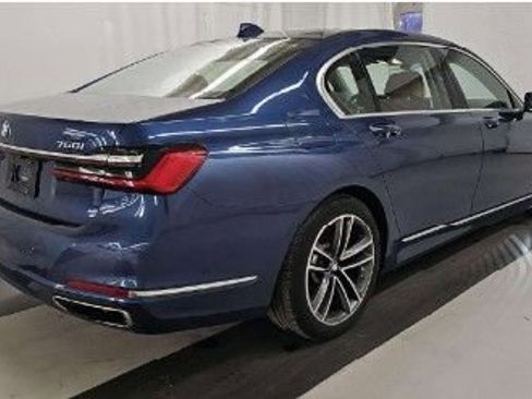 Used 2022 BMW 750i xDrive w/ Executive Package image 4