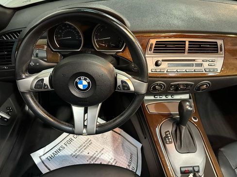 Used 2004 BMW Z4 2.5i RWD image 13