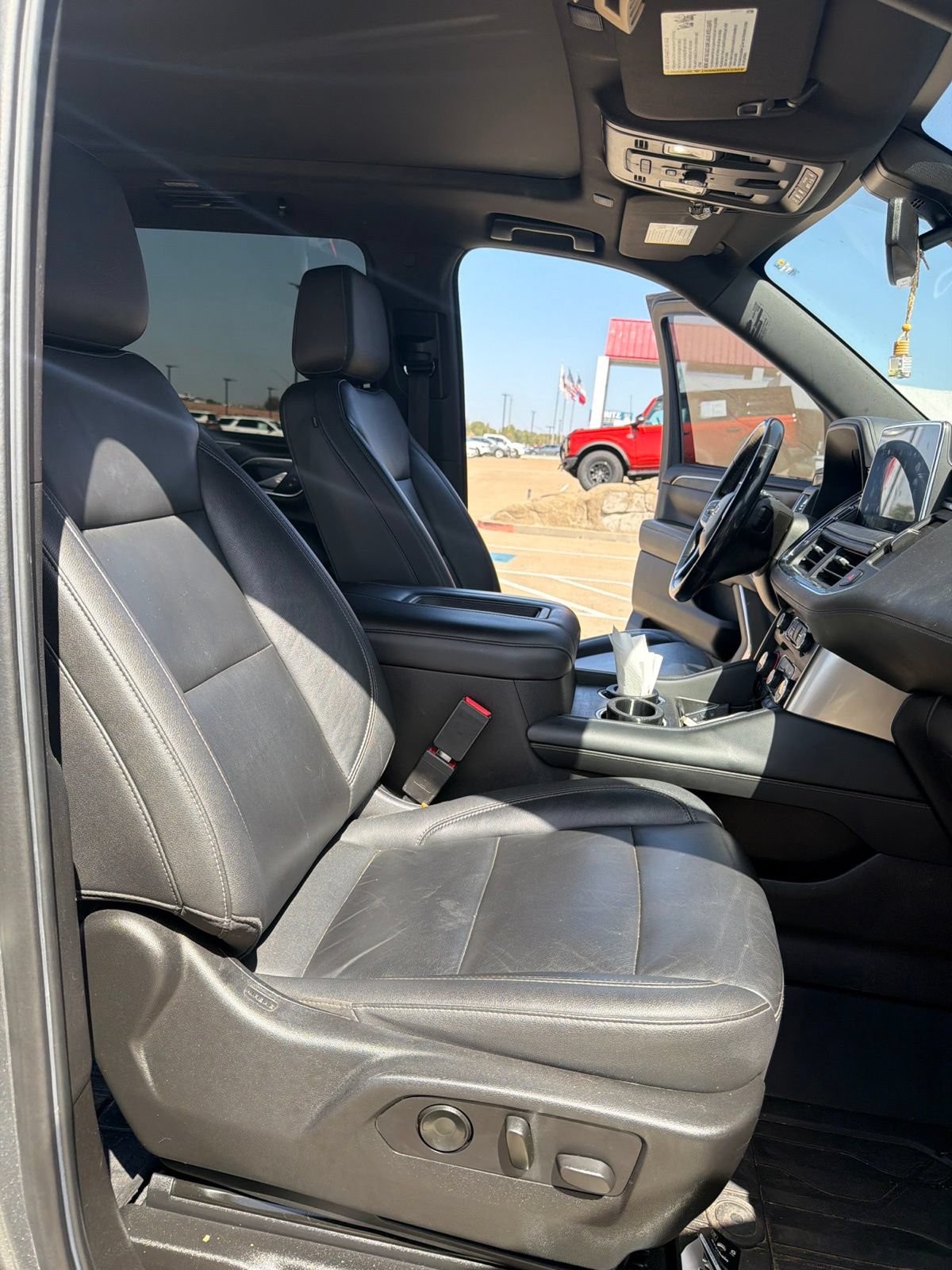 Used 2021 Chevrolet Suburban Z71 w/ Z71 Off-Road Package AWD/4WD image 19