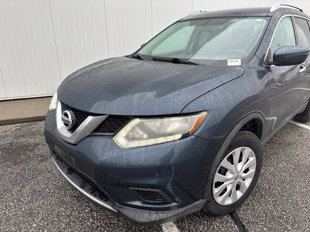 Used 2016 Nissan Rogue S w/ Appearance Package AWD/4WD image 2