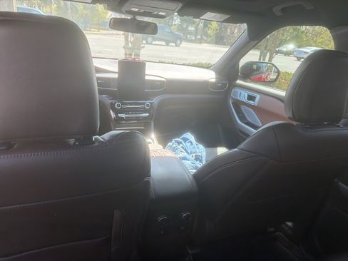 Used 2024 Ford Explorer King Ranch w/ Technology Package image 15