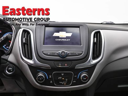 Used 2022 Chevrolet Equinox LS AWD/4WD image 12