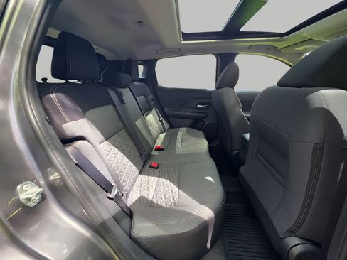 New 2026 Nissan Kicks SV w/ SV Premium Package image 7