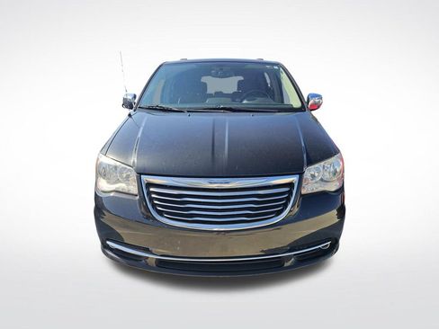 Used 2015 Chrysler Town & Country Touring-L w/ Driver Convenience Group FWD image 3