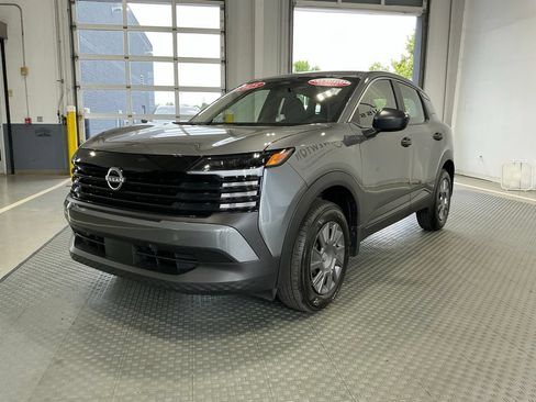 Used 2025 Nissan Kicks S FWD image 2