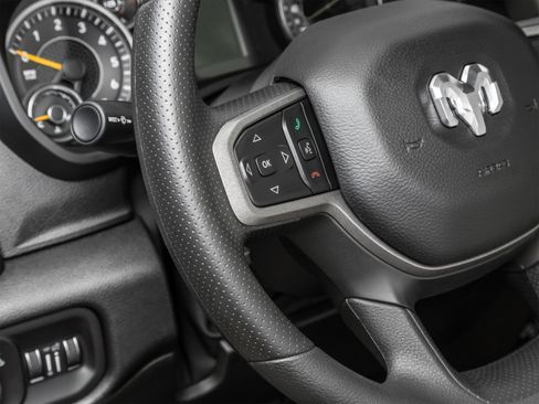 Used 2022 RAM 1500 Big Horn AWD/4WD image 42