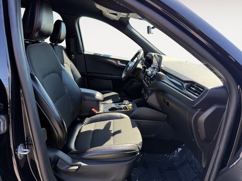 Certified 2025 Ford Escape ST-Line FWD image 19