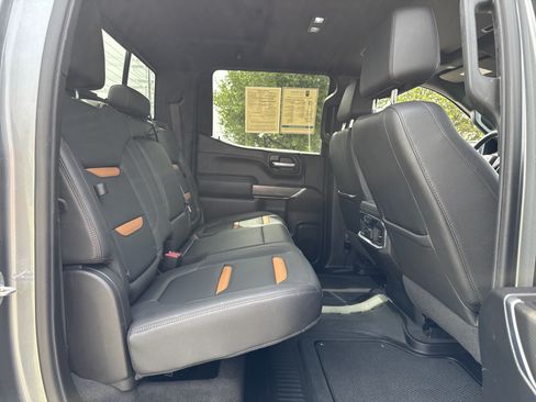 Used 2021 GMC Sierra 1500 AT4 w/ AT4 Value Package AWD/4WD image 18