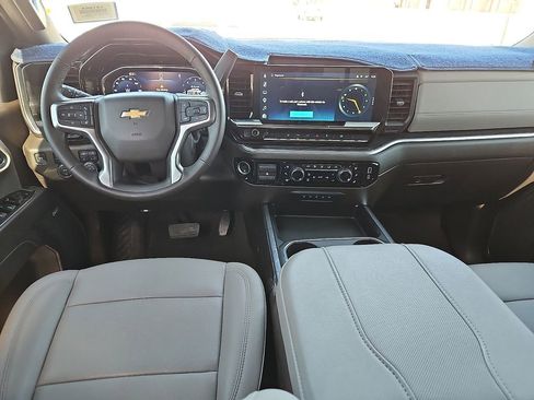 Used 2025 Chevrolet Silverado 3500 LTZ w/ LTZ Convenience Package AWD/4WD image 12