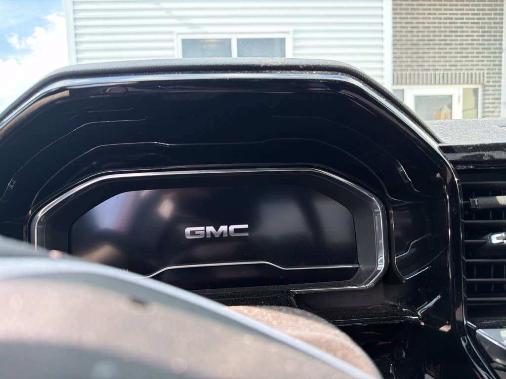 Used 2023 GMC Sierra 1500 Elevation w/ X31 Off-Road Package AWD/4WD image 11