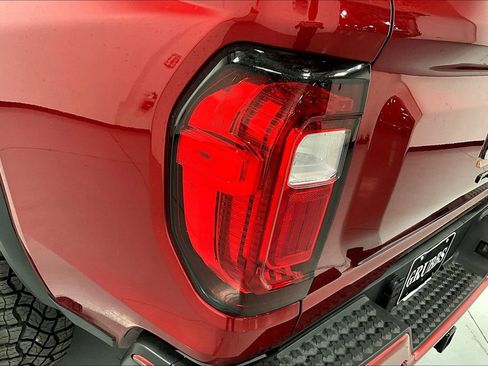 Used 2023 GMC Canyon AT4X image 40