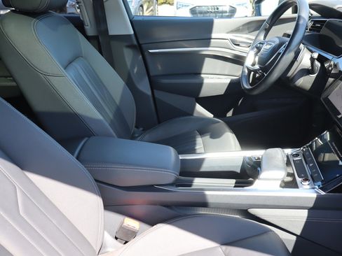 Used 2021 Audi e-tron Premium w/ Convenience Plus Package AWD/4WD image 13