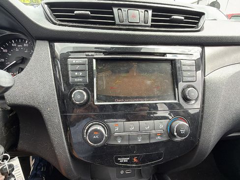 Used 2020 Nissan Rogue Sport S FWD image 32