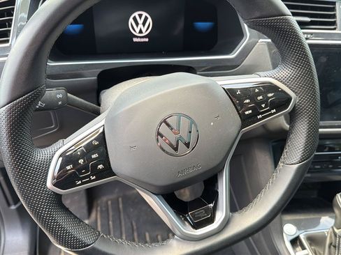 Used 2022 Volkswagen Tiguan SE R-Line AWD/4WD image 17
