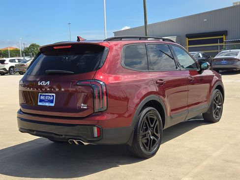 Used 2024 Kia Telluride EX X-Line AWD/4WD image 3