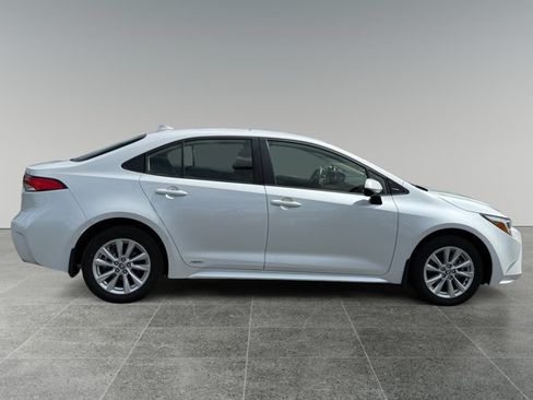 Certified 2025 Toyota Corolla LE w/ LE Premium Package AWD/4WD image 4