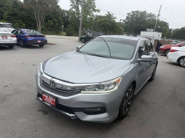 Used 2017 Honda Accord EX-L image 2