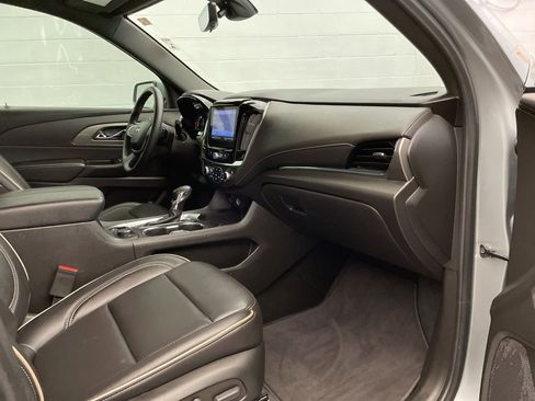 Used 2023 Chevrolet Traverse Premier image 28