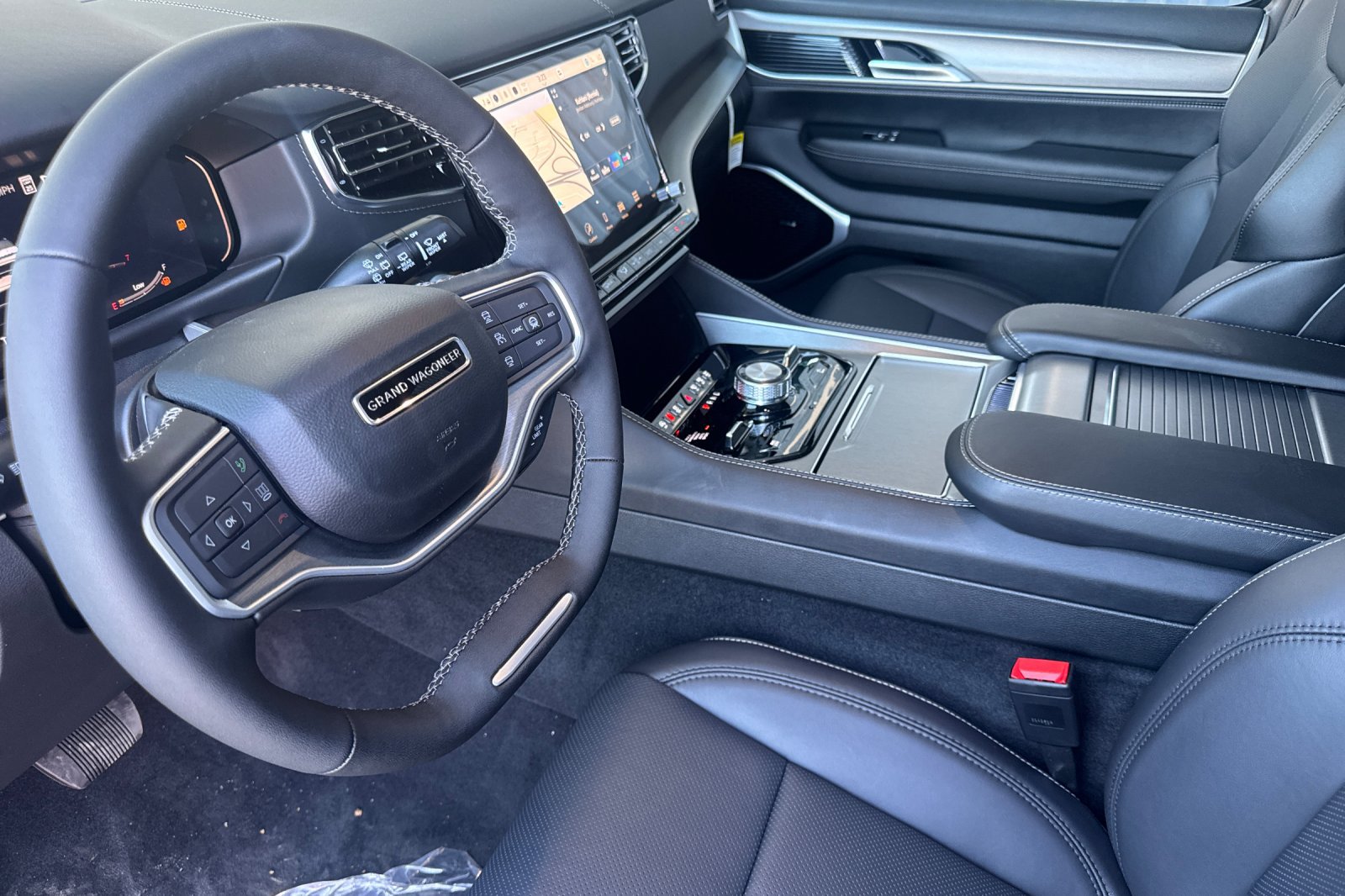 New 2026 Jeep Grand Wagoneer L Limited AWD/4WD image 9