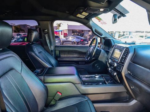 Used 2019 Ford Expedition Limited image 16