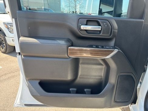 Used 2023 Chevrolet Silverado 2500 LT image 10