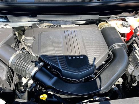 Used 2024 Chevrolet Traverse Z71 w/ LPO, Floor Liner Package AWD/4WD image 32