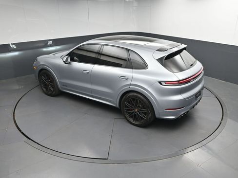 Certified 2025 Porsche Cayenne GTS image 35