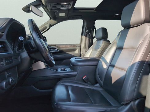 Used 2021 Chevrolet Suburban LT image 32