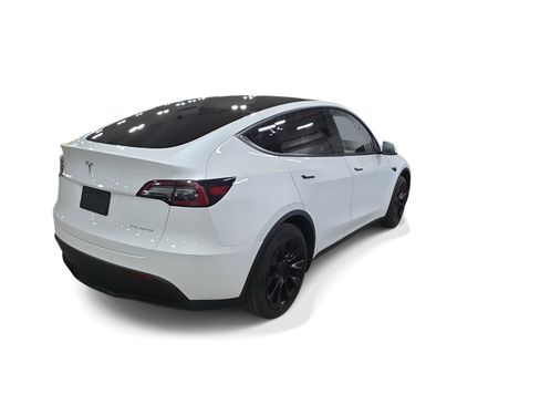 Certified 2022 Tesla Model Y Long Range AWD/4WD image 6