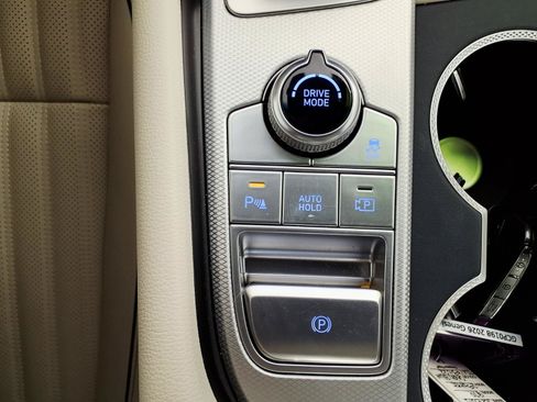 Certified 2026 Genesis G70 2.5T Prestige AWD/4WD image 22
