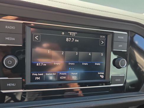 Used 2023 Volkswagen Jetta SE w/ Panoramic Sunroof Package FWD image 19