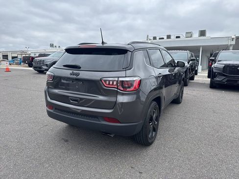 Used 2019 Jeep Compass Altitude image 3